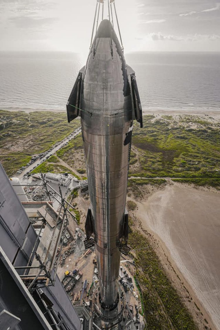 SpaceX айға адам қондыру бағдарламасын жеңіп алды